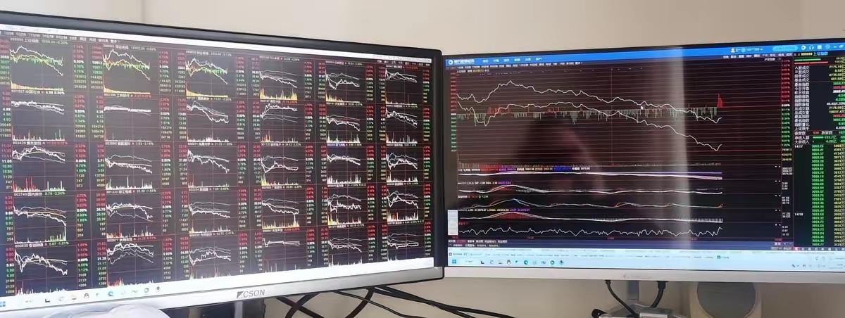 谁在砸盘？险资为何砸盘？

近期A股市场持续调整，科技板块首当其冲。科创综指连续