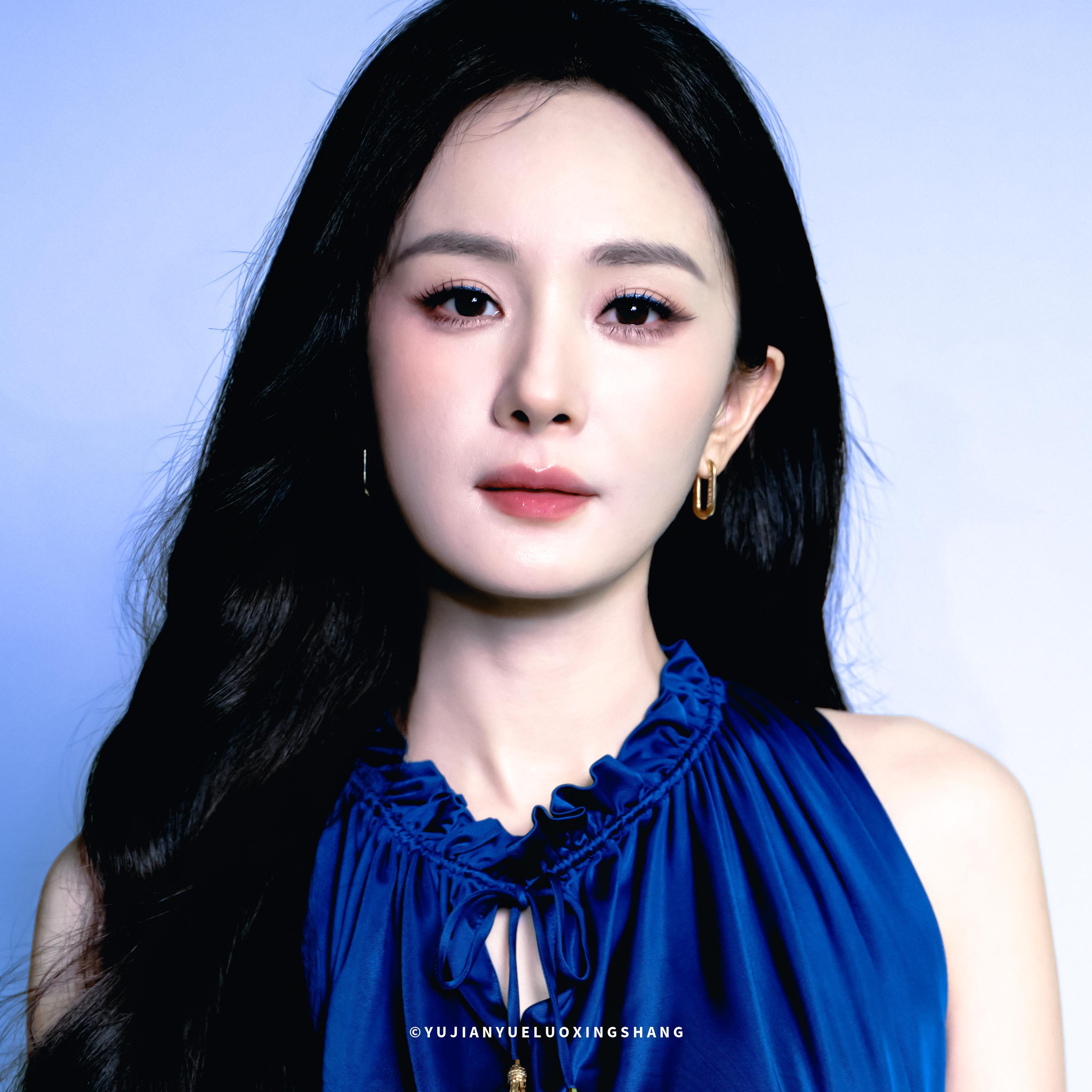 ▪𝓑𝓵𝓾𝓮  迷失蓝调时分 🧊谁懂杨幂出场这几步 ｜余承东发布会感谢杨