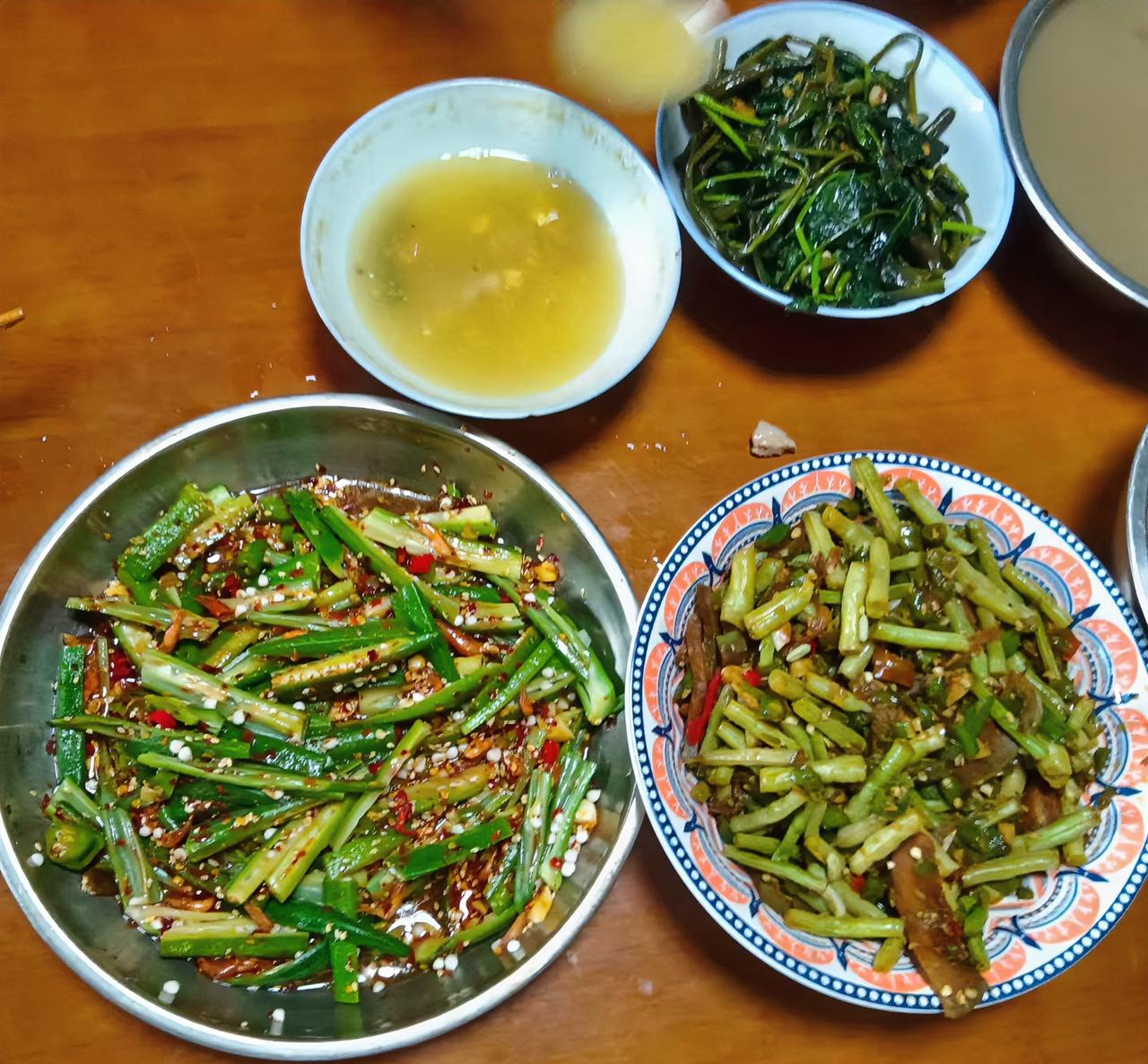 教书近30年，我真不愿意跟班里那几个“刺头”过不去，我闲得慌吗？

但只要站上讲