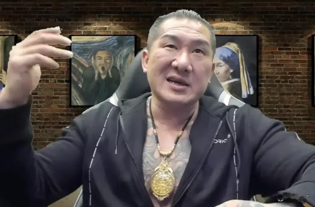 相由心生，这个货一看就不像什么好人!
别说人不可貌相，有时候面相看人还是挺准的。