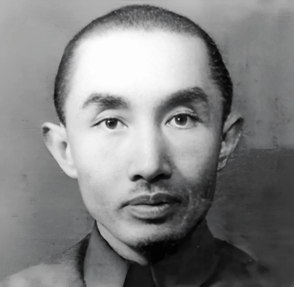 民国船王卢作孚：40天救下中国抗战命脉，身家上亿，死后家产全部上交国家
 
一位