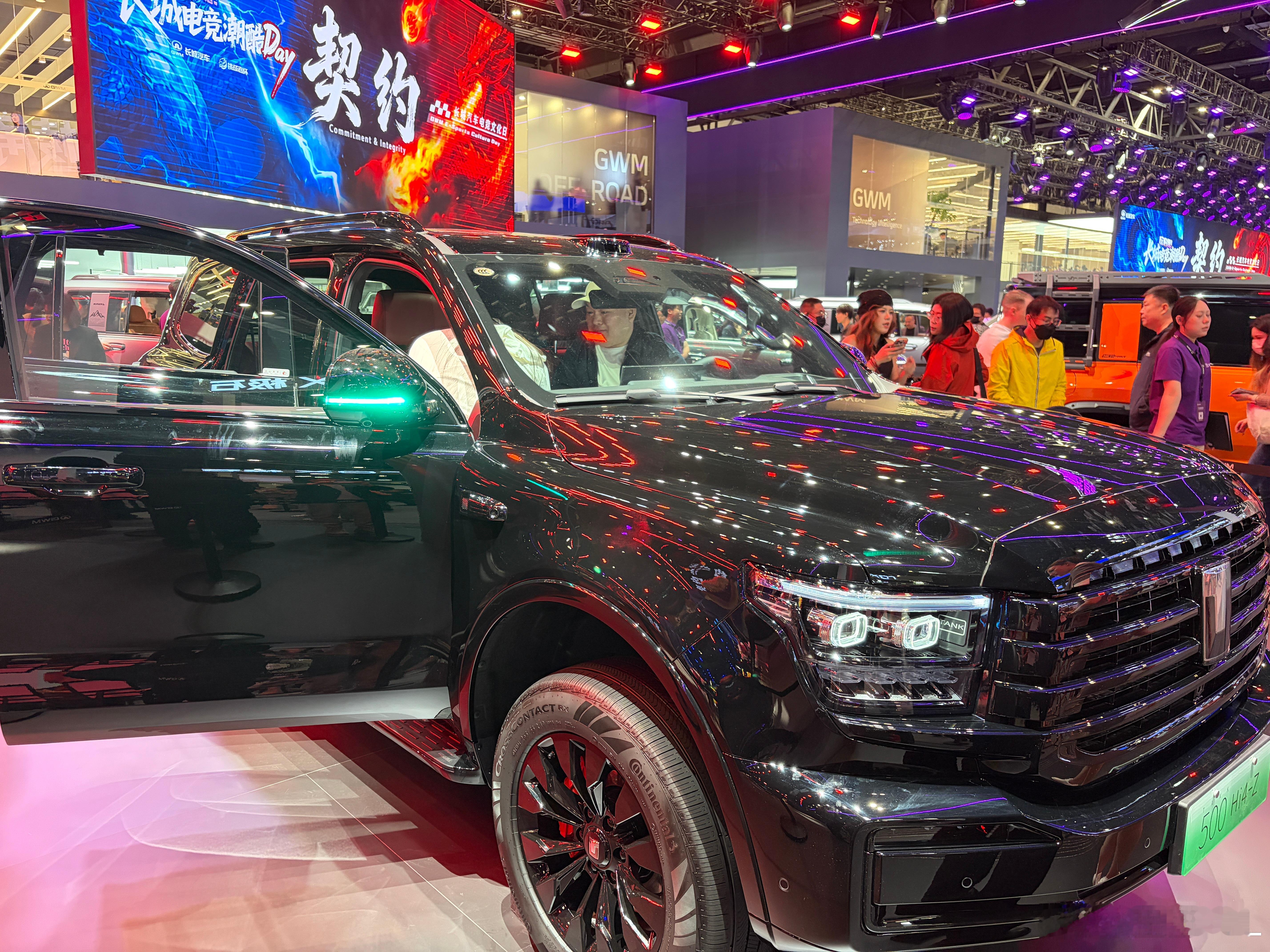 坦克500的黑武士，前段时间不是限量500台吗？一瞬间被一抢而空…很多人就抱怨没