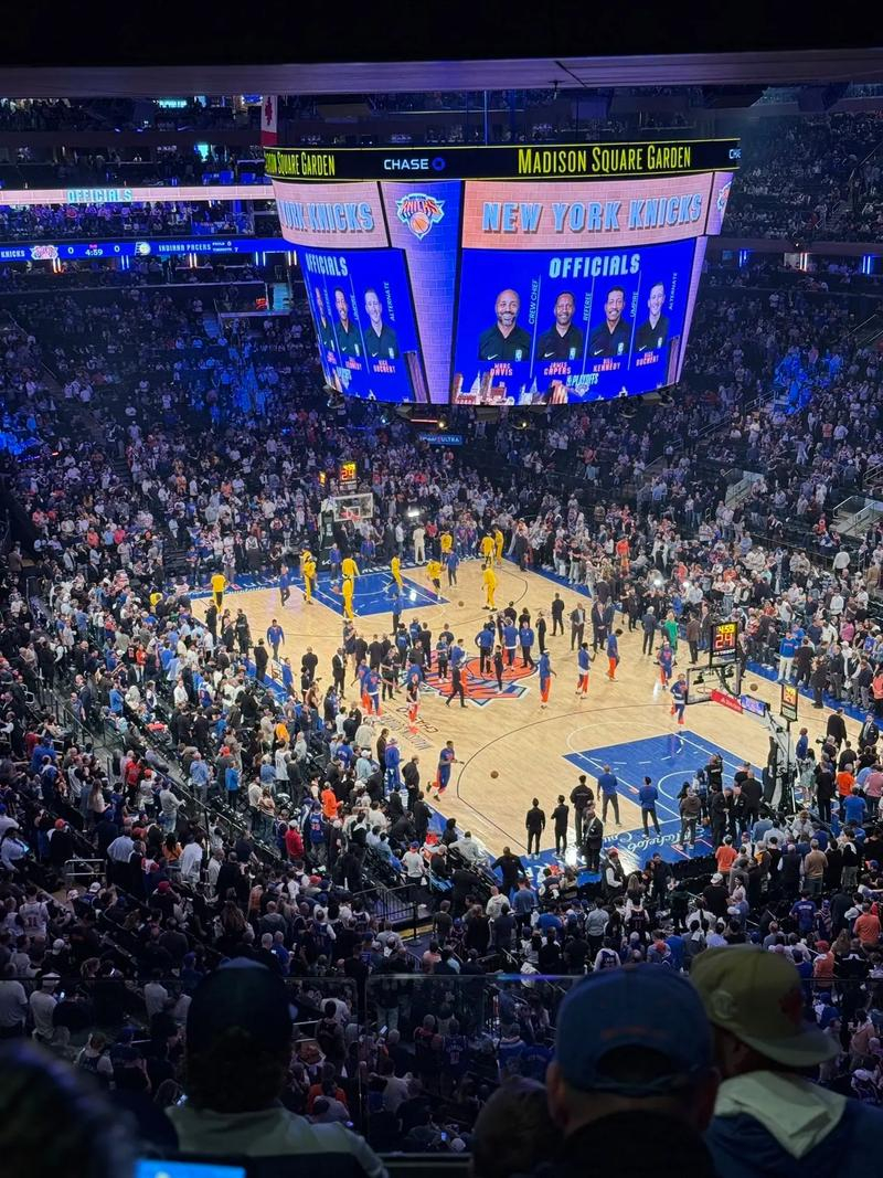 NBA#尼克斯总决赛山顶票7500美元##神秘嘉宾空降世界杯#能不能帮问问挂票多