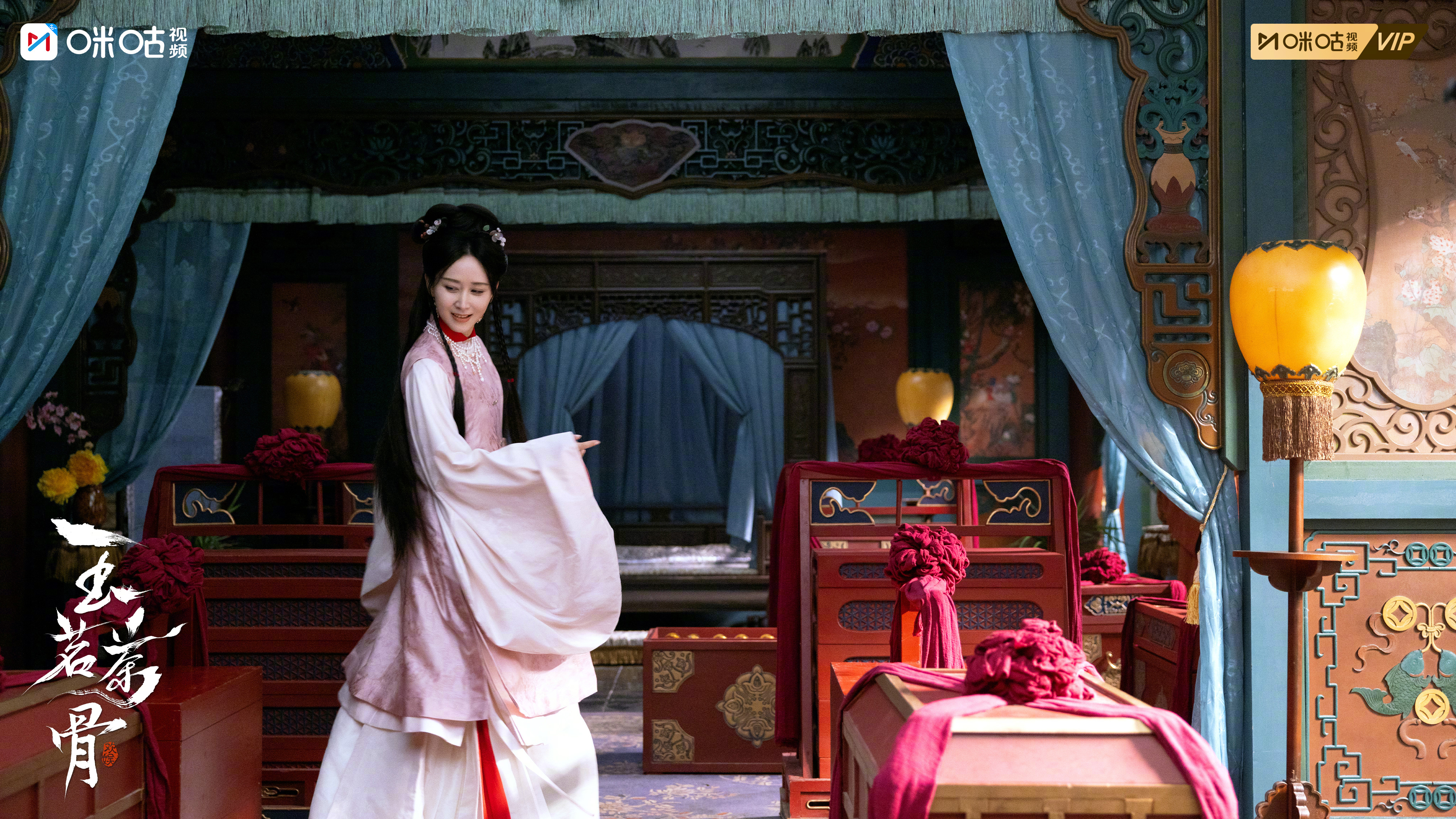 #玉茗茶骨# 血脉迷局，礼教围城。挣脱枷锁的钥匙已经递出，锁落之时，光涌如注。#