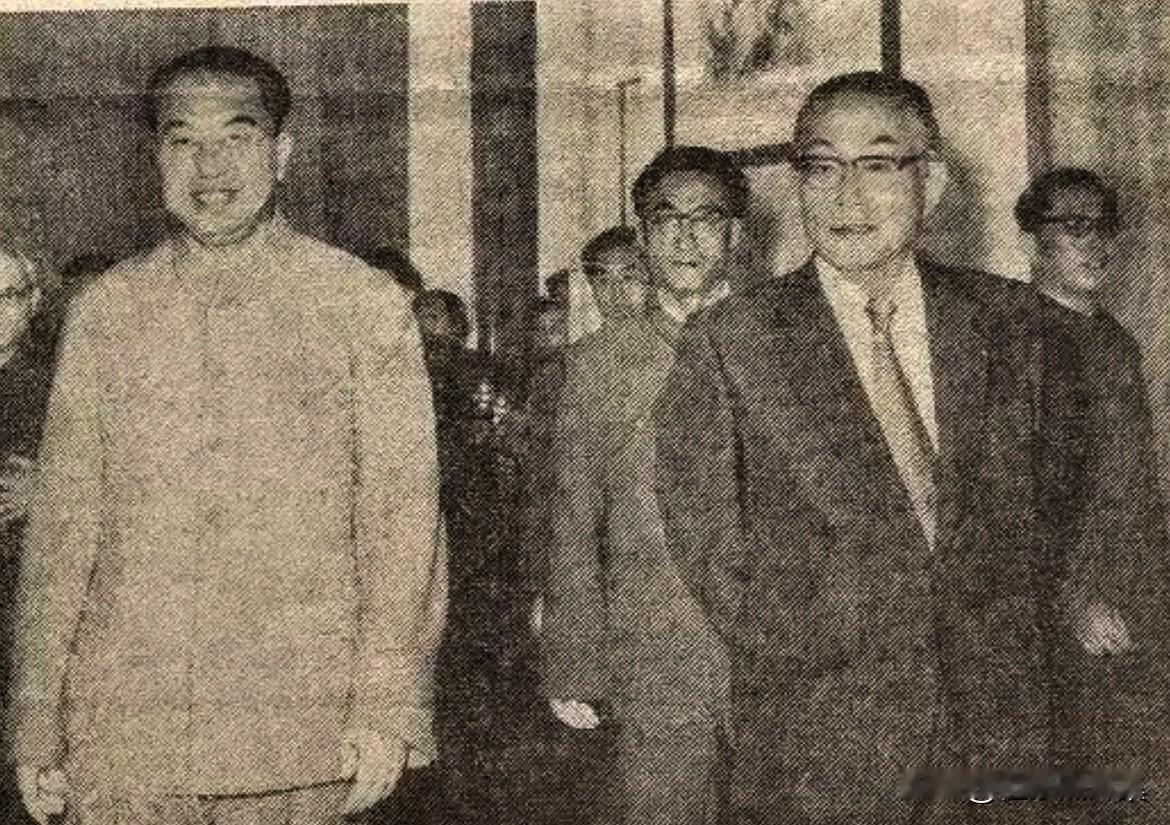 1978年9月14日华国锋主席会见日本通产大臣河本敏夫，是中日关系发展中的一个重