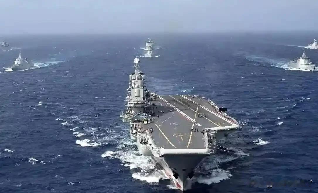 辽宁舰编队穿航宫古海峡 日方加戏

近日，中国海军辽宁舰编队正常穿过宫古海峡进入