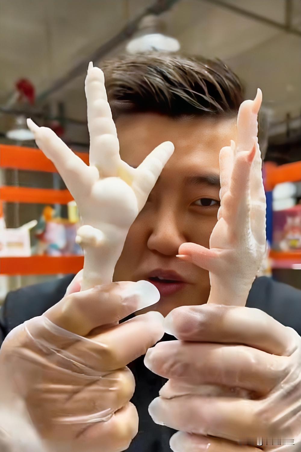 鸡爪，怎么可能这么肥，这么多肉？

小时候家里养鸡，炖的鸡肉里面，鸡爪子是最没肉