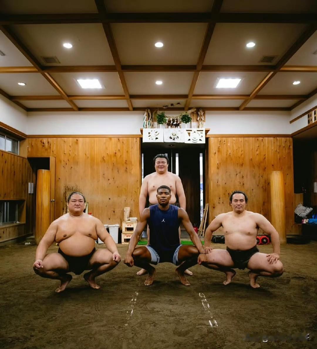 下赛季你们瞧好了！！！八村，下赛季看你的了！

八村已经回到了日本，但是这家伙丝
