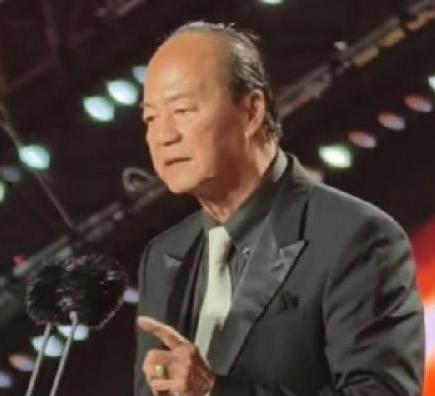狄龙哈尔滨获奖感言，出口成章太有文采！一大堆引经据典：
一、诗词类引用
1. 一