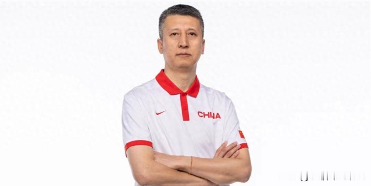 郭士强接管中国男篮：从十连败到新希望的抉择
中国男篮近期迎来了一位备受关注的新主