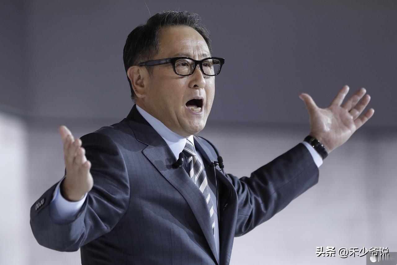 特朗普或开始“惦记”丰田的财富
特朗普在达沃斯论坛上描述他与丰田章男的见面情形“