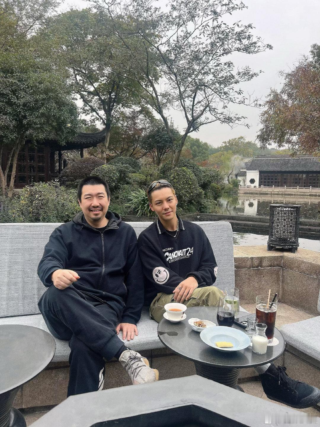 南派三叔叫陈伟霆佛爷  南派三叔叫陈伟霆佛爷，张大佛爷 想你了 快来[来] 