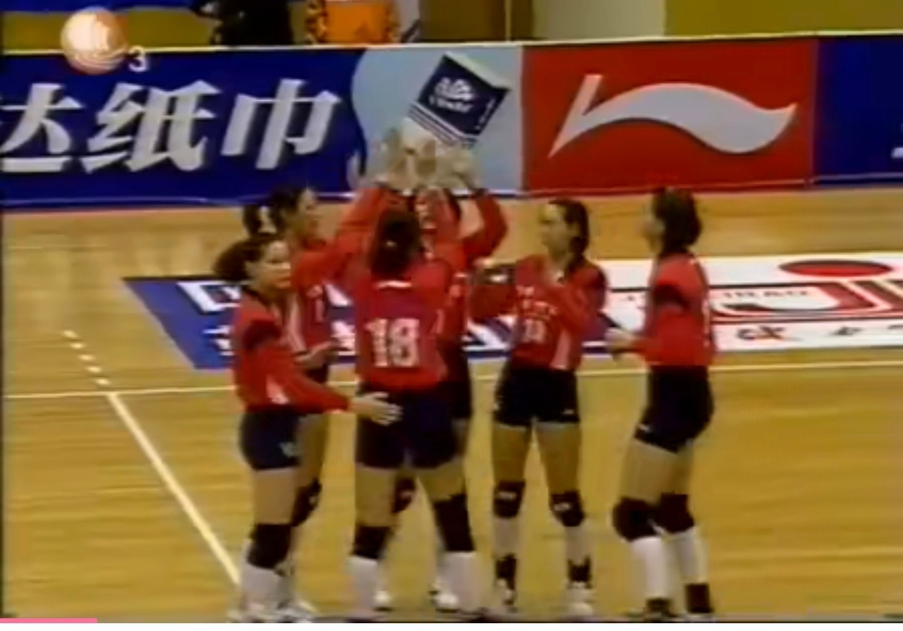 我就说今天魔女这套队服，🈶当年五连冠时期的影子 