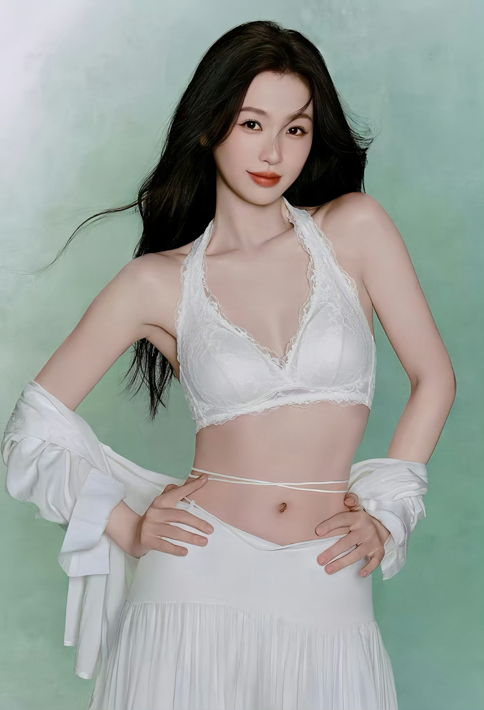 虞书欣  ✨虞书欣林晚星✨虞书欣见过春花烂漫越过雨雪风霜 点点滴滴都难忘那些嬉笑