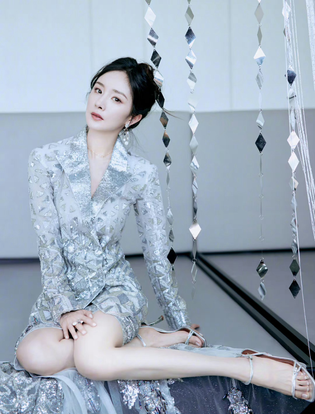 杨幂，银妆素裹 ​​​