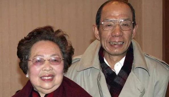 魏宗万去世了！

她最放心不下的，不是他的粉丝，也不是他的演艺事业，而是

陪伴