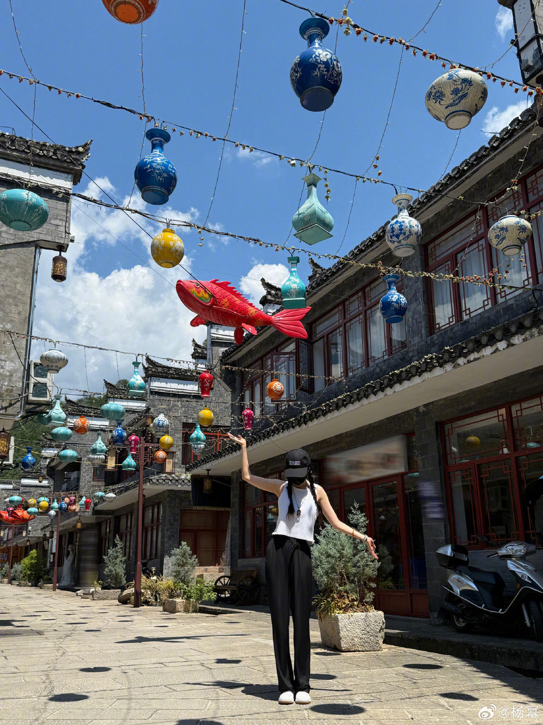 很喜欢的一句：向往的路变成走过的路！幂幂带我们看世界找自己杨幂 想把祖国各种地方