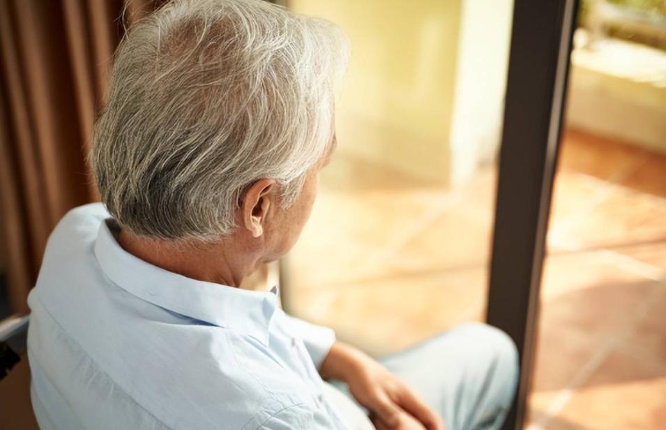 男性开始衰老时，会有“1大2小2臭”，若你没有，说明还很年轻
都说男人越老越不服