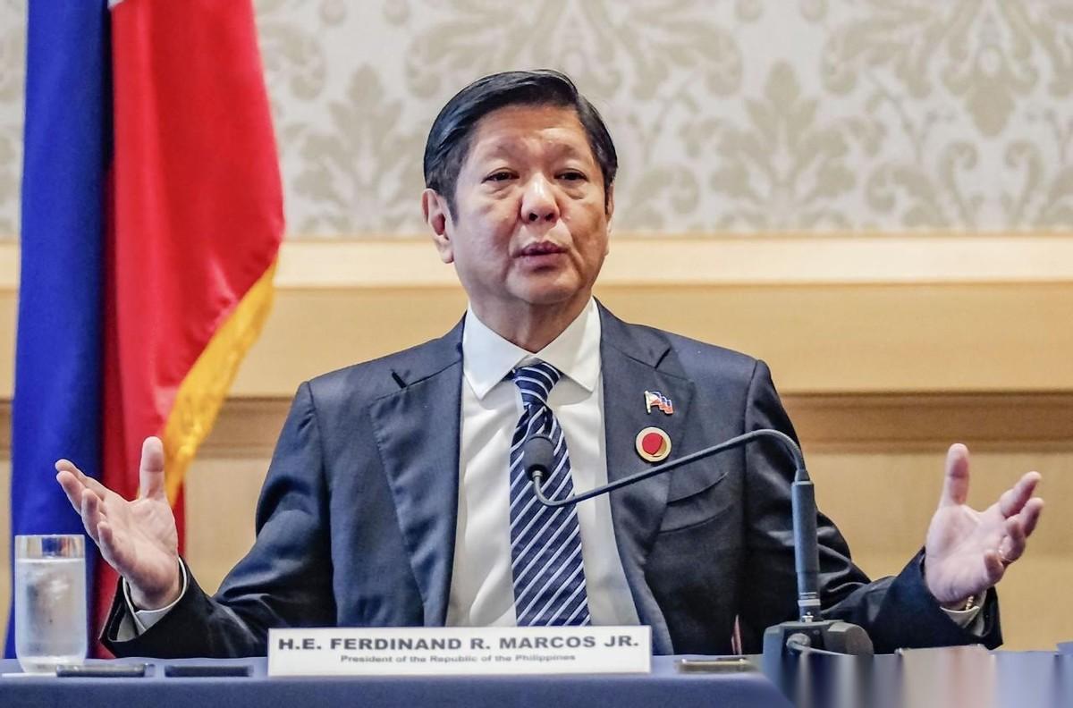 南海有人开始动手改名了！菲律宾总统小马科斯突然宣布，把中国南沙群岛131个岛礁重