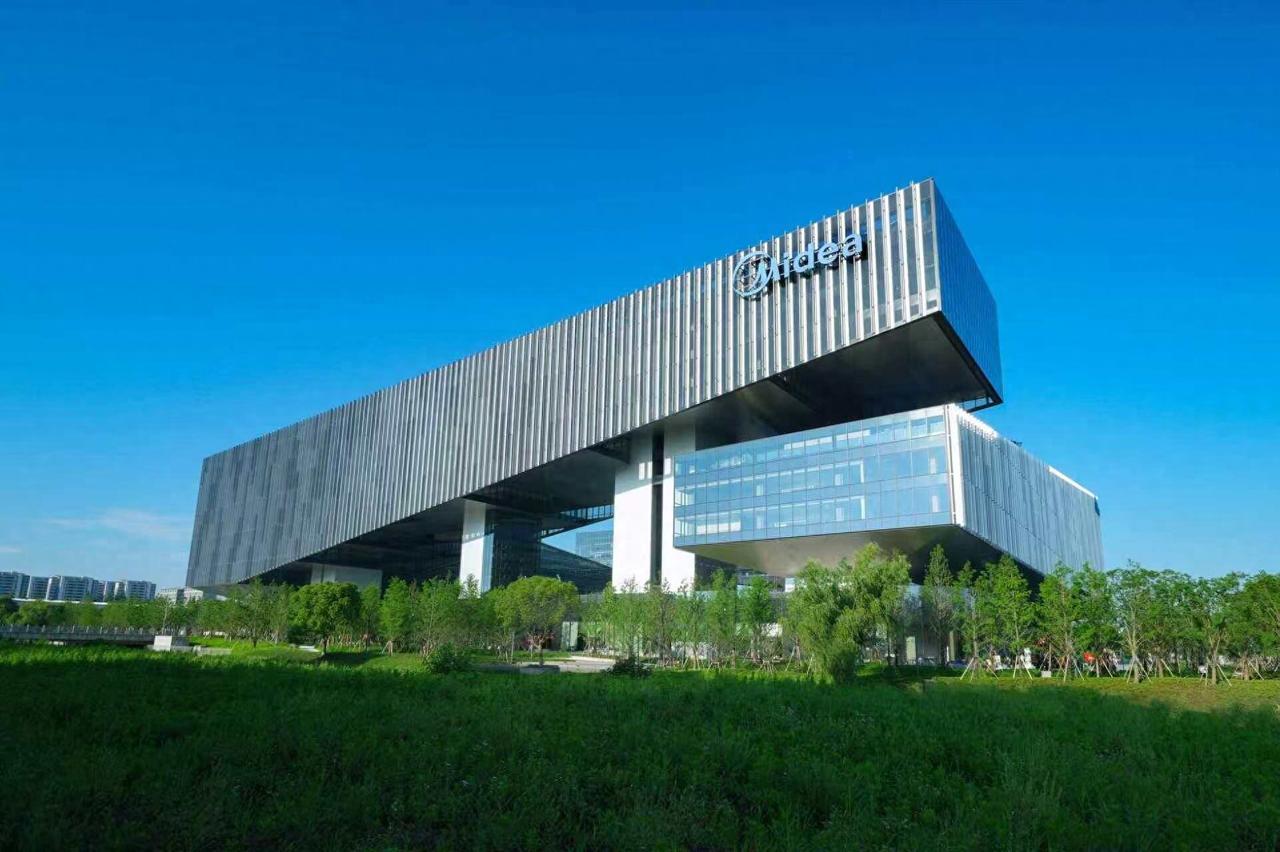 当大家还在纠结市场走势起伏不定时，美的已经用行动给出了答案，130亿元的回购上限