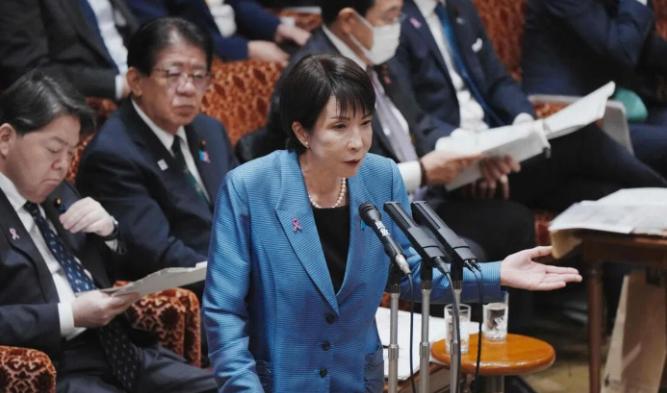 不要再去说高市早苗的不当言论，要求她道歉和收回。

不要再去说美国扣押了油轮，特