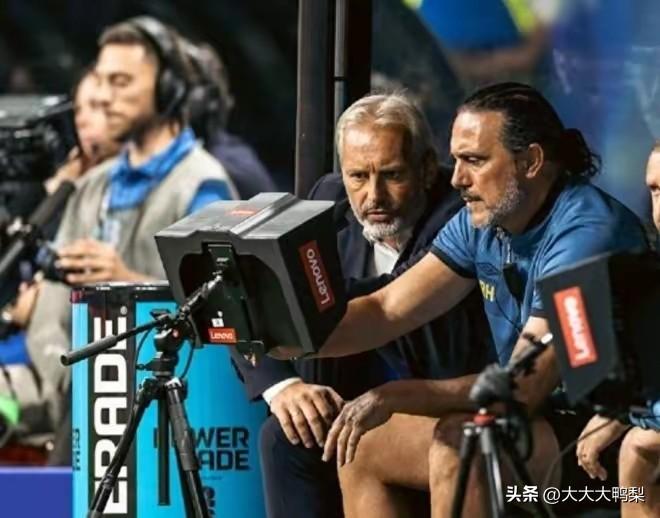 前力帆拉法带刚果金黑马，还想回重庆。

7月2日英格兰对刚果（金）的1/16决赛