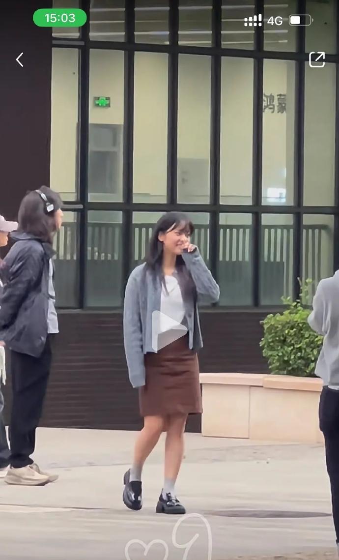 沈月是如何在美女如云的内娱出道10年体型毫无变化的？ 