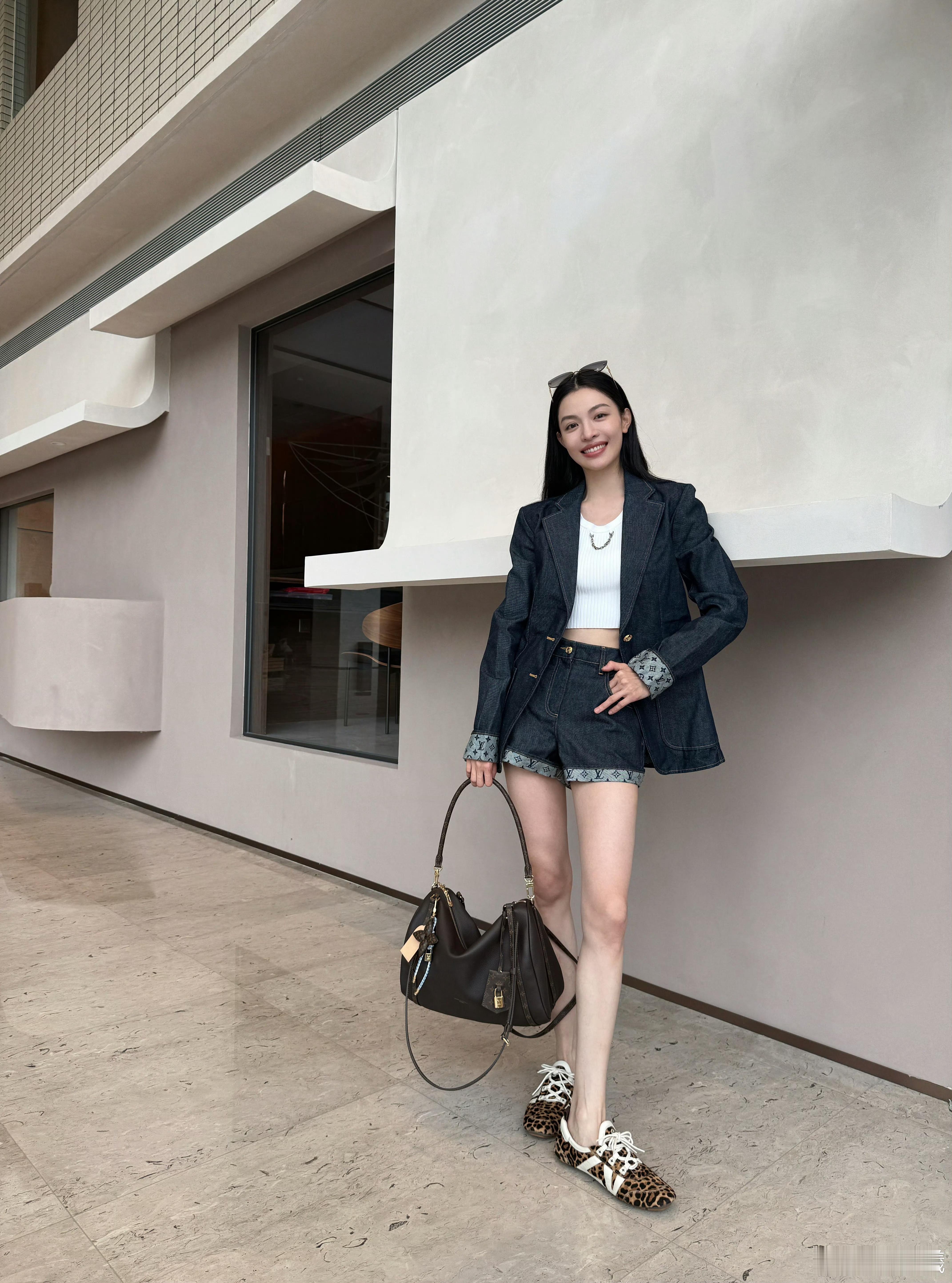 钟楚曦今日look🕶️ ​​​