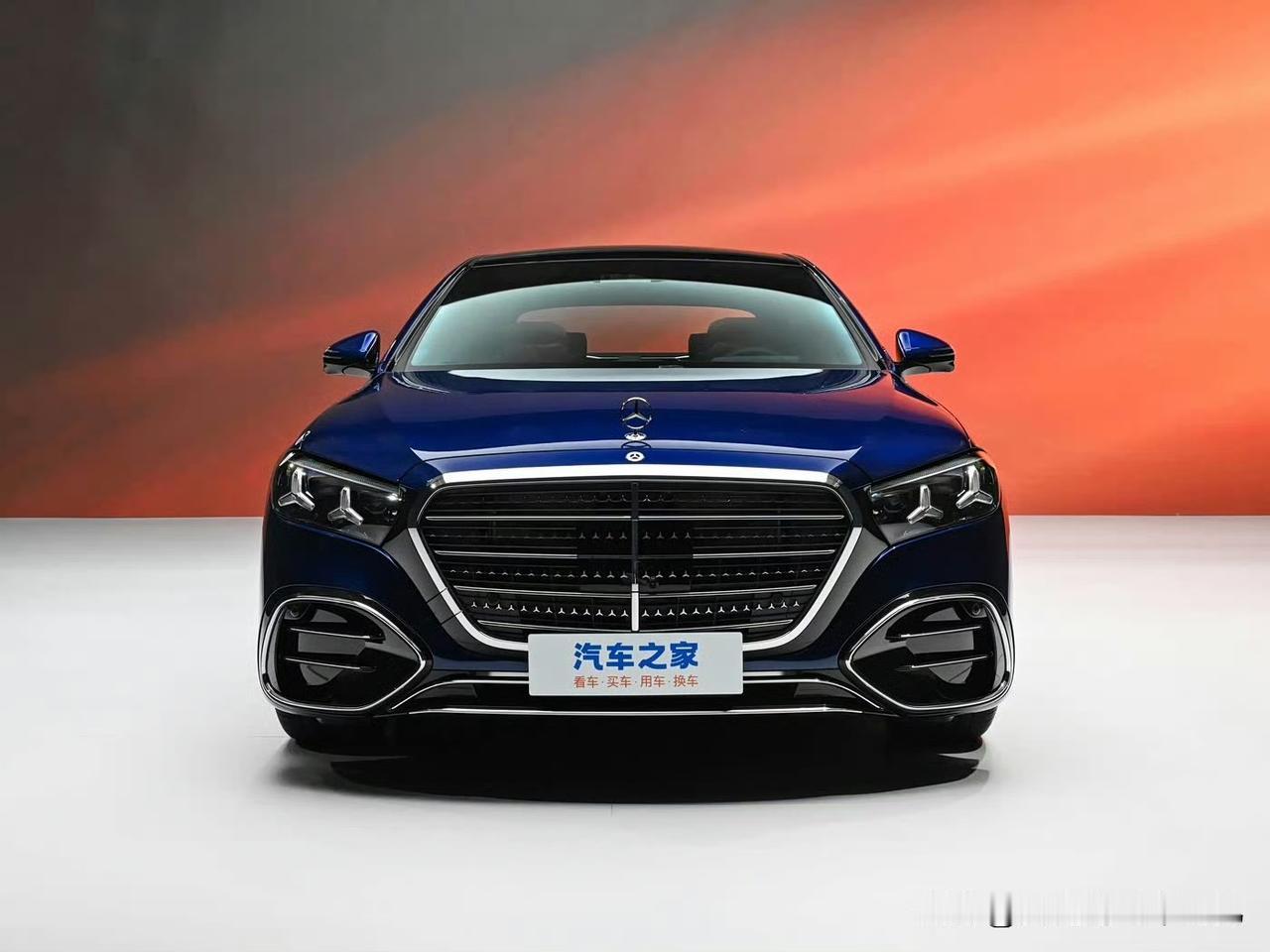 新款奔驰S级迎来国内亮相，还是你爱的样子吗？
​​全新前脸：​​ 采用了尺寸更大