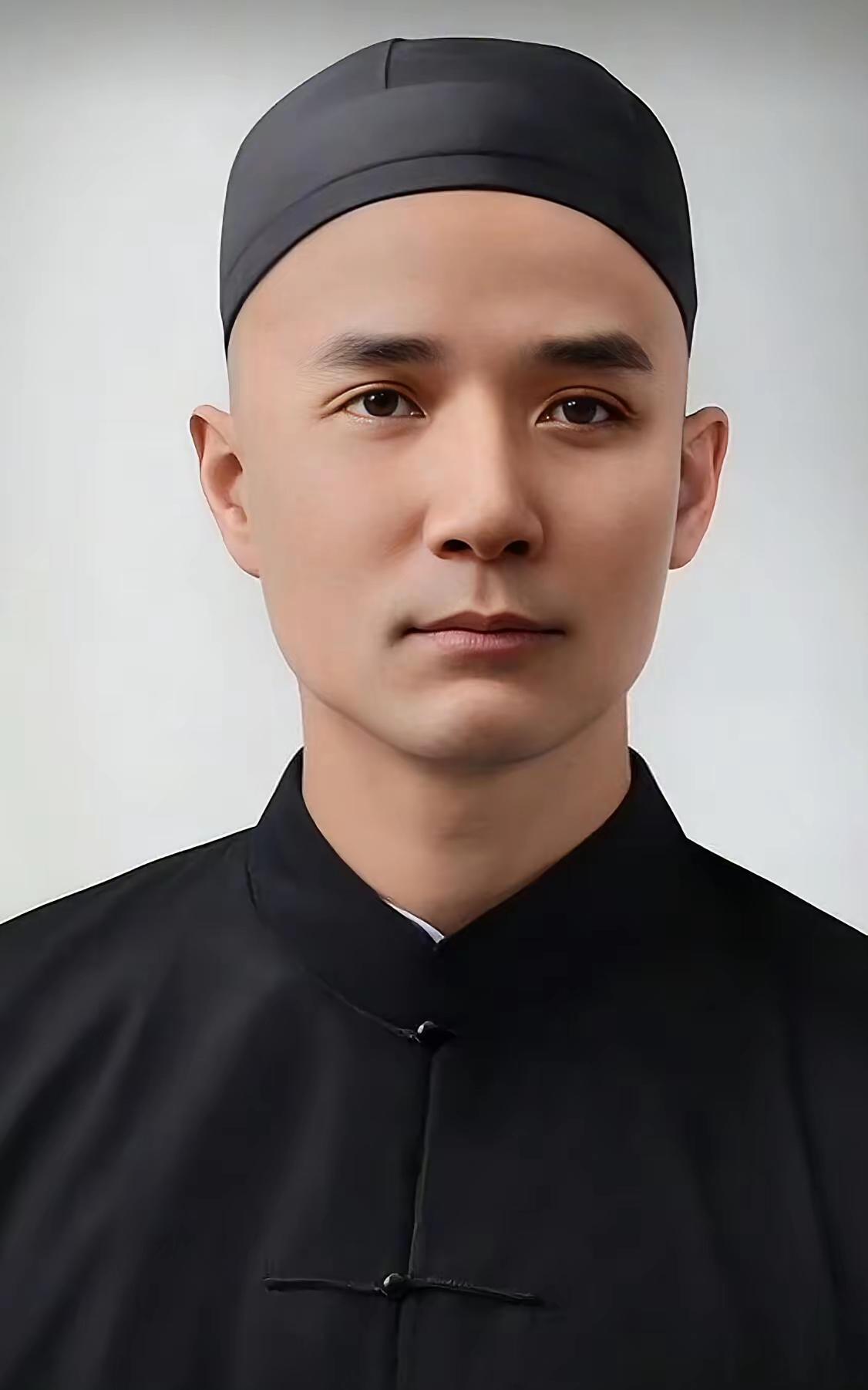 这是17岁时的孙中山的真实样貌，都看看吧，这不是演员扮演的。

照片拍摄于188