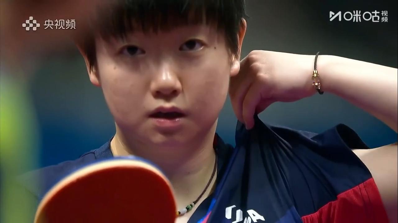 连追10球！开局大比分领先，竟然被王曼昱疯狂追分并逆转取胜，孙颖莎这是怎么了？