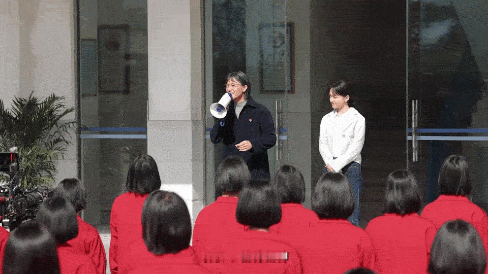 #为什么要再讲一遍张桂梅的故事#张桂梅的故事是为了让她的精神在新时代继续熠熠生辉