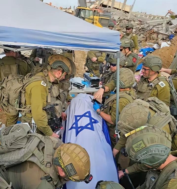 最后一名人质遗体被带回国内，内塔尼亚胡兑现了对以色列人民的承诺

当地时间27日