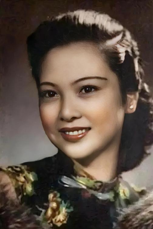 1956年，毛人凤重病卧床，妻子让他起来喝她手里的一碗黑黢黢的药，然而喝完不久，
