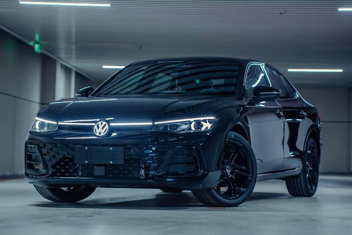 帕萨特10月销量18779辆，
帕萨特11月销量19508辆，
帕萨特12月销量