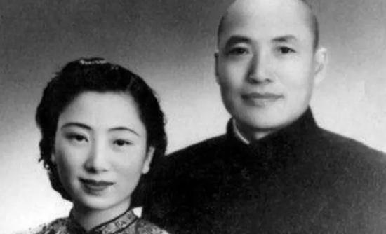 1923年的一天夜里，四川军阀杨森留宿九姨太蔡文娜房里，二人一夜缠绵。谁料，次日