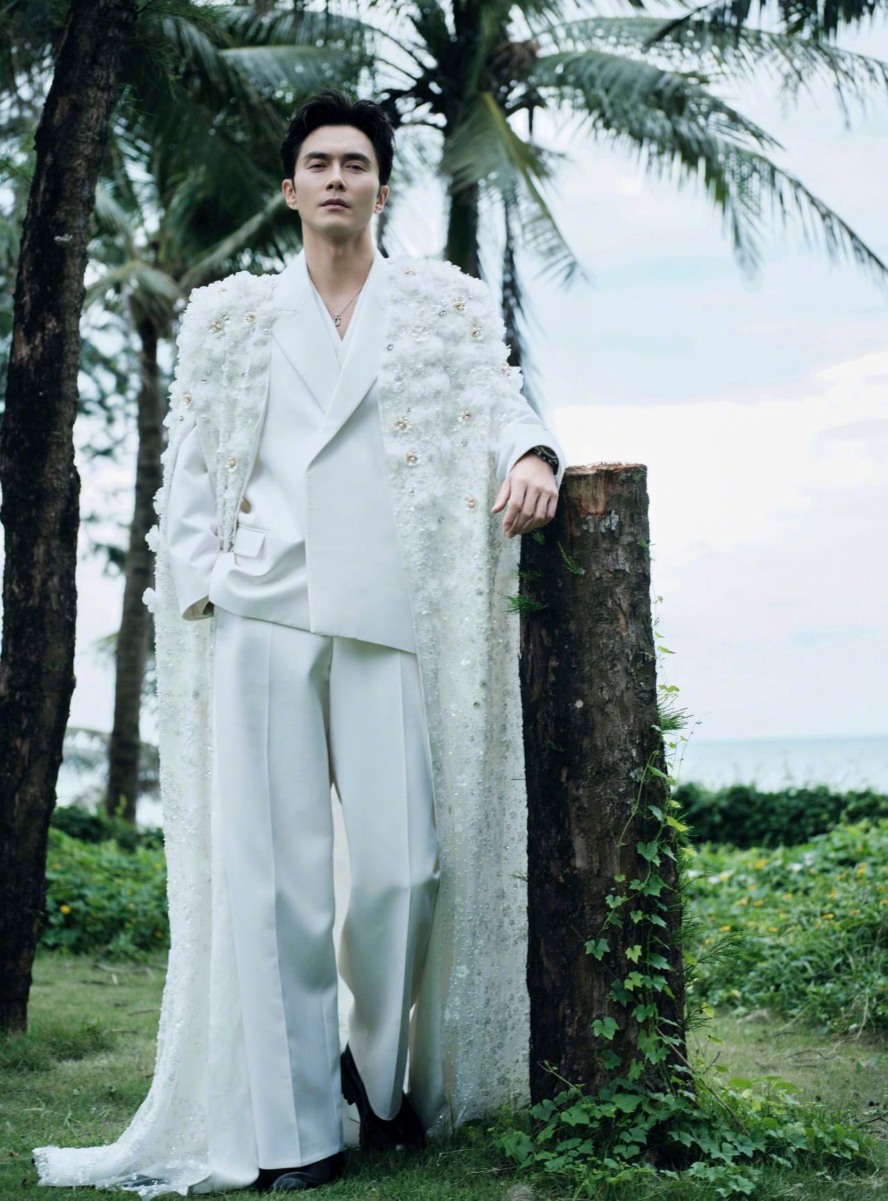 高伟光的身高就适合大长袍 191.5cm高伟光穿长袍太惊艳！气场爆棚，把长袍的飘