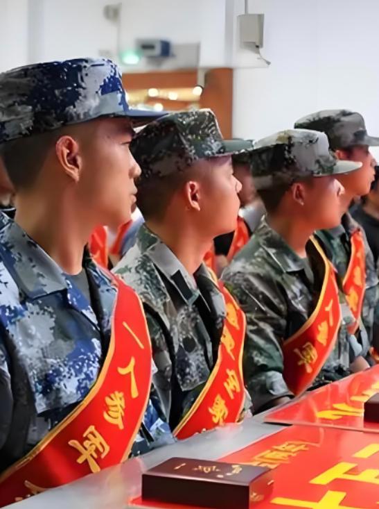 国防部已正式发文提醒，凡是家中有年满18周岁男性青年的家庭，以及适龄青年本人，都