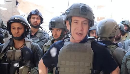 特朗普刚喊完推迟打击，美以战机就趁夜色动手了！谁能想到，这出阴险的缓兵之计，换来