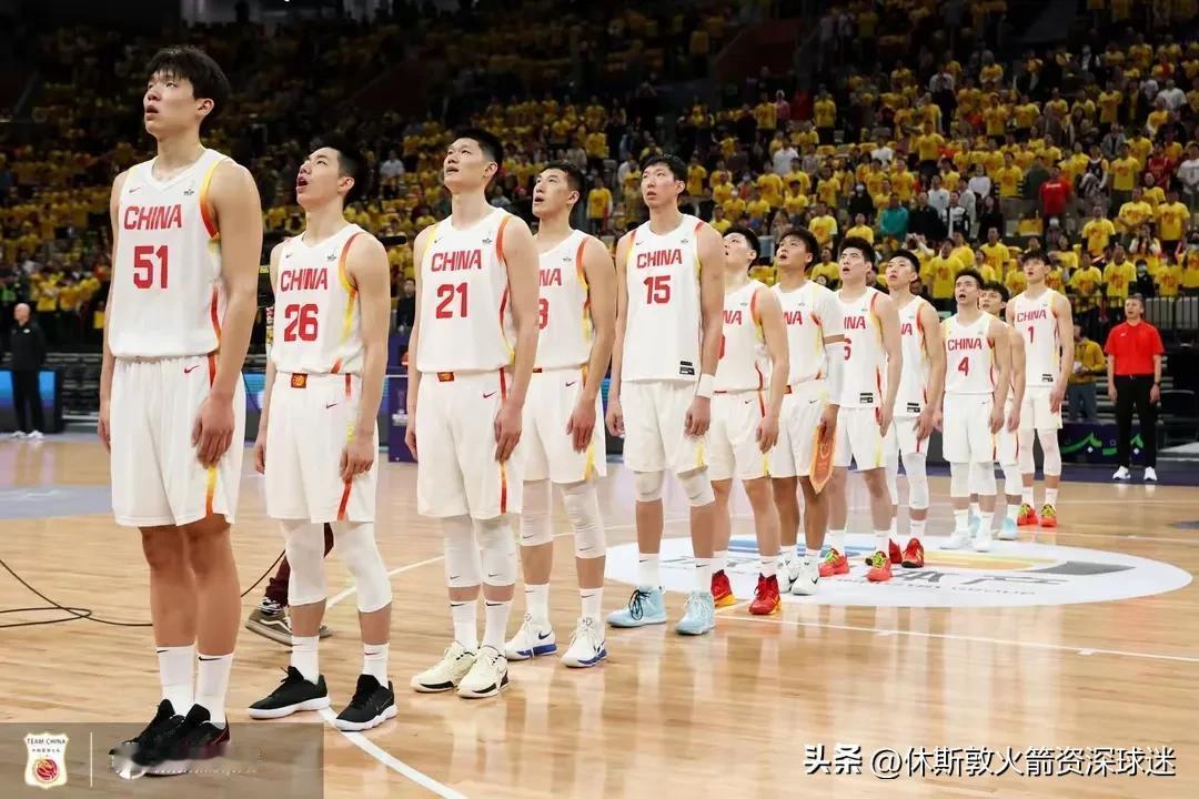 火箭球员杨瀚森回国参加比赛，真是不得不说现在国家队还是耽误杨瀚森的发展呀！！！