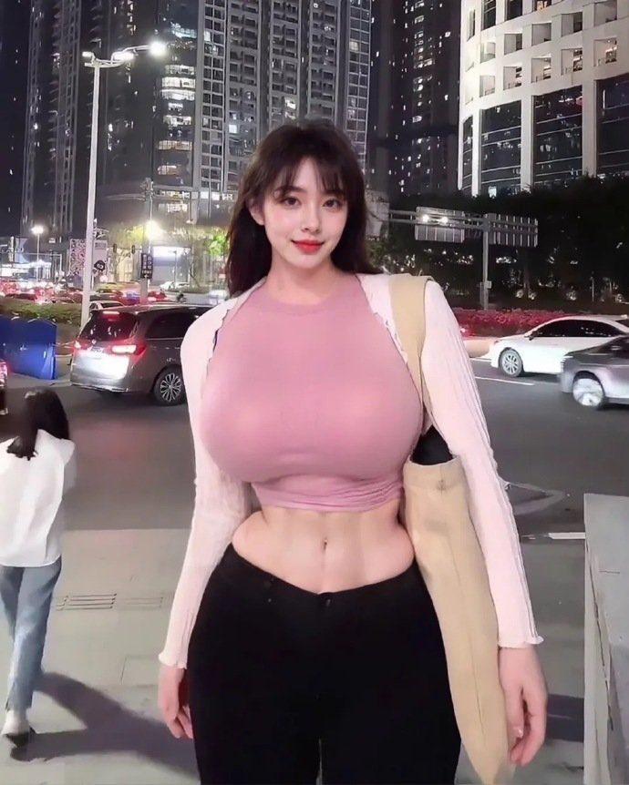 实力雄厚，品味时尚。
展现年轻女性的魅力