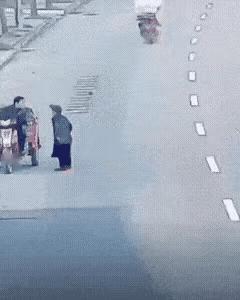 一切都是命，路边不能聊天啊