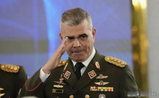 委内瑞拉突然宣布了。1月3日凌晨，委内瑞拉国防部长洛佩斯在视频里说，美国的军机和