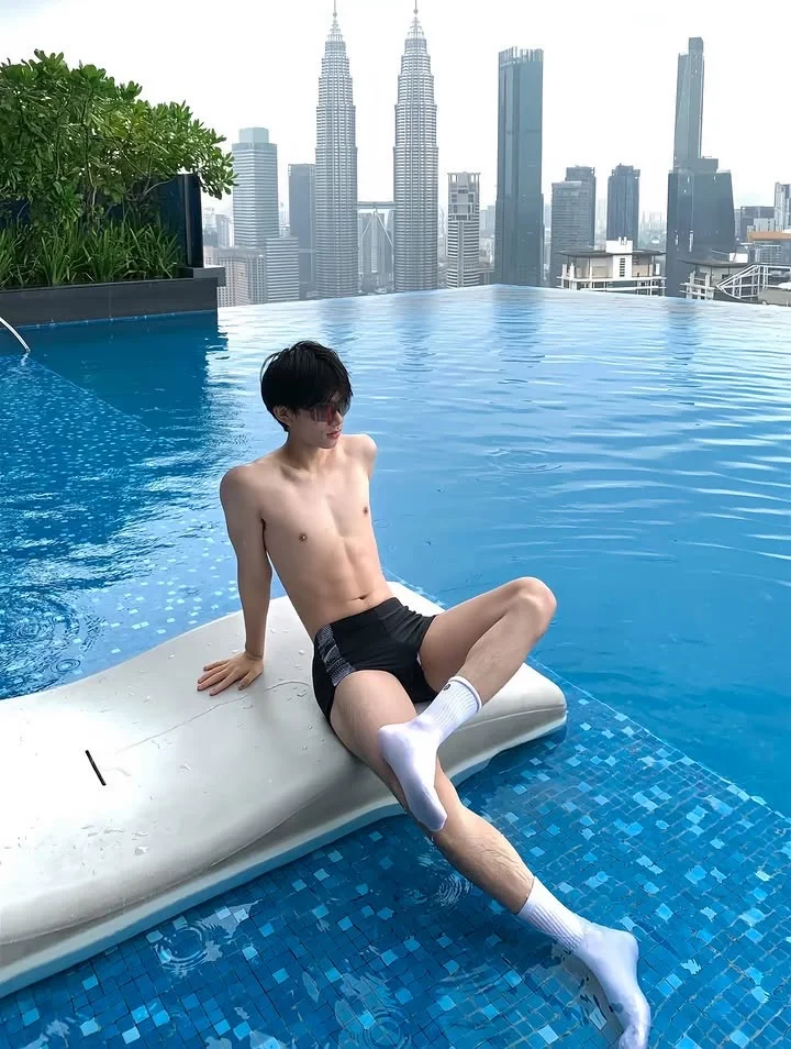 哥哥们，我顺吉了～真的有 1️⃣点烦！