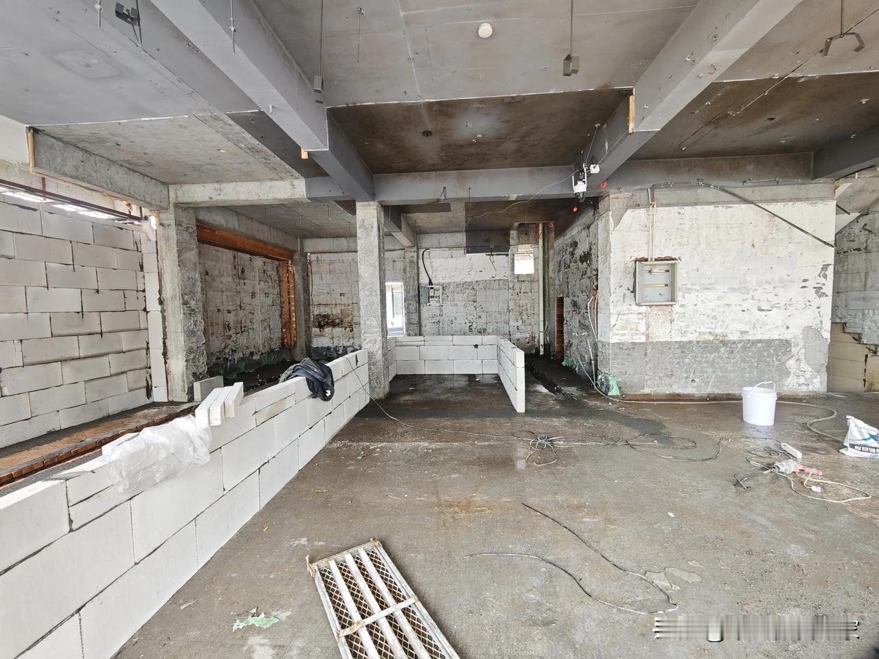 三十秒我就能判断这家店是盈利还是亏损，我们餐饮行业有个“三五七”保密原则。
你知