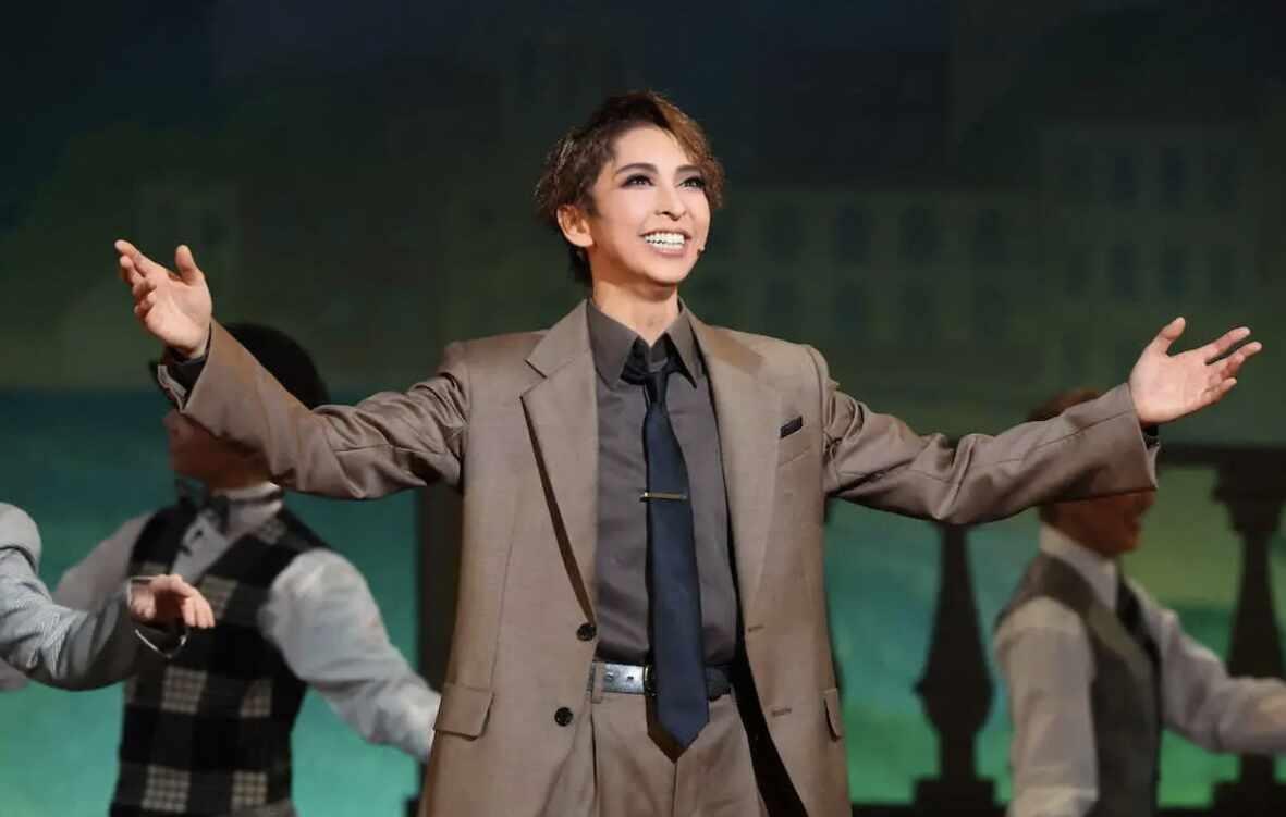 「搬运-宙组」再会初日新闻
你村真的，越来越穷了[微笑][微笑][微笑]
宝塚