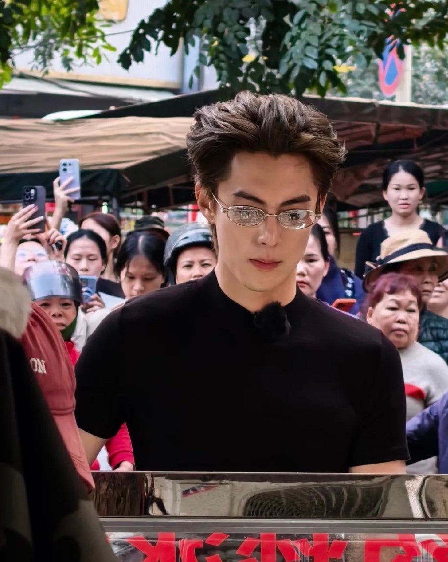 王鹤棣亲爱的客栈官宣王鹤棣亲爱的客栈官宣啦！大年初四去海边寻找新故事，客栈版棣棣