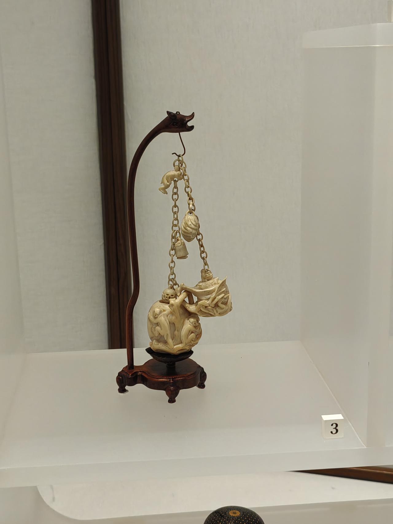 给大家解释一下: 除了退伍军人医院以外，都是私立医院，在美国看病都是私人医生，美