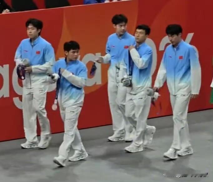 值得深思！亚运会男篮77‑97输给日本，男乒2‑3遭日本逆转！
日本年轻一代飞速