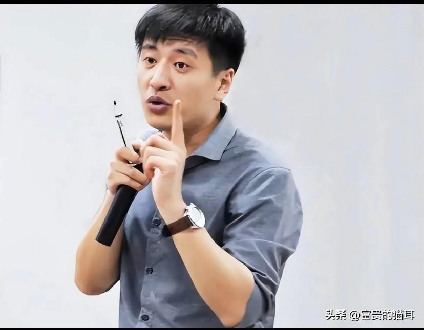 张雪峰的离世，
说句不怕得罪人的话，
我觉得他跟大多数成功人士有一样的通病，那就